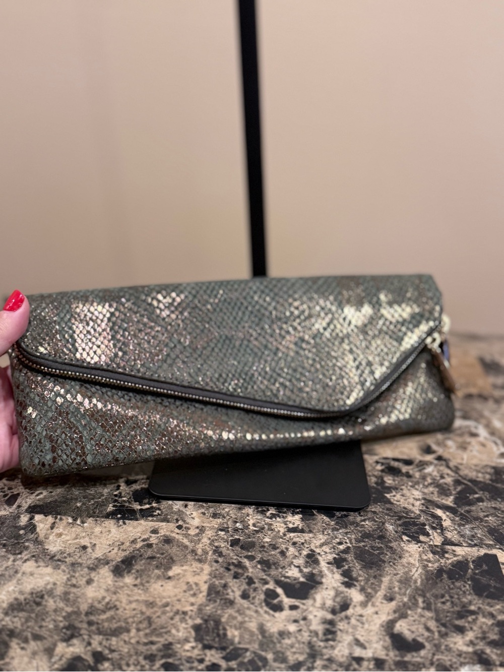Henri Bendel Metallic Snakeskin Convertible Clutch / Shoulder Bag - Picture 4 of 15